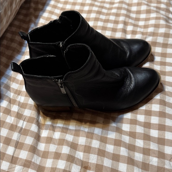 Lucky Brand Black Leather Boots with Zipper - Picture 1 of 8
